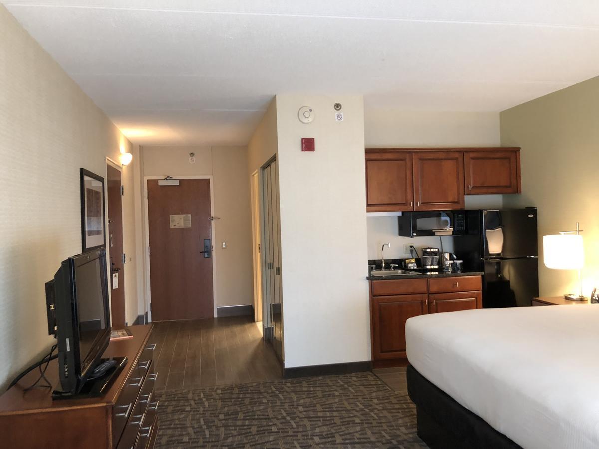 Отель Wyndham Garden Buffalo Downtown Экстерьер фото