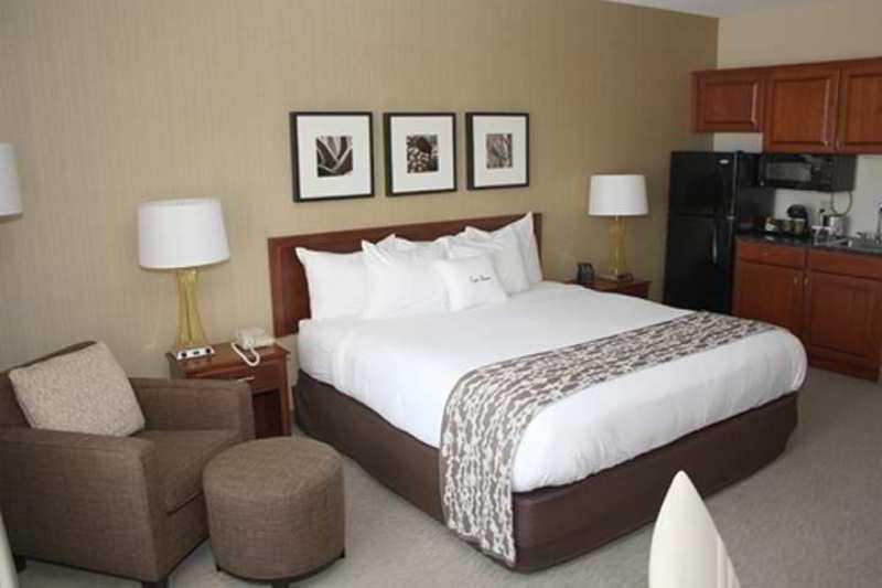 Отель Wyndham Garden Buffalo Downtown Экстерьер фото